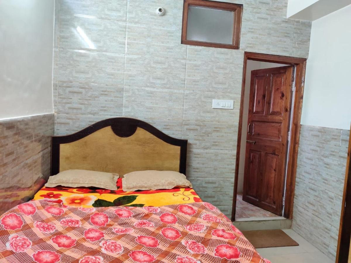 Mehdudia Guest House Шимла Экстерьер фото