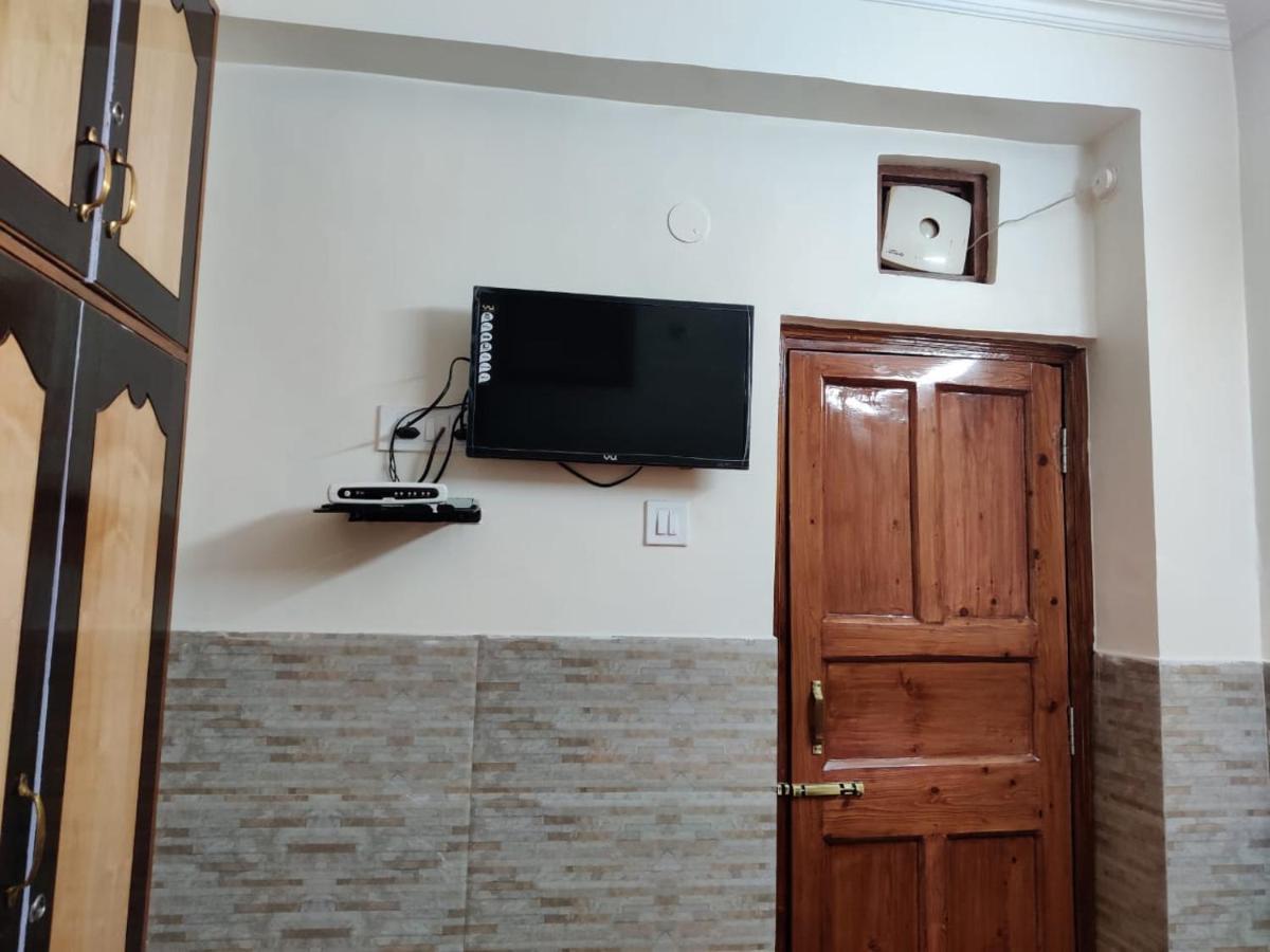 Mehdudia Guest House Шимла Экстерьер фото