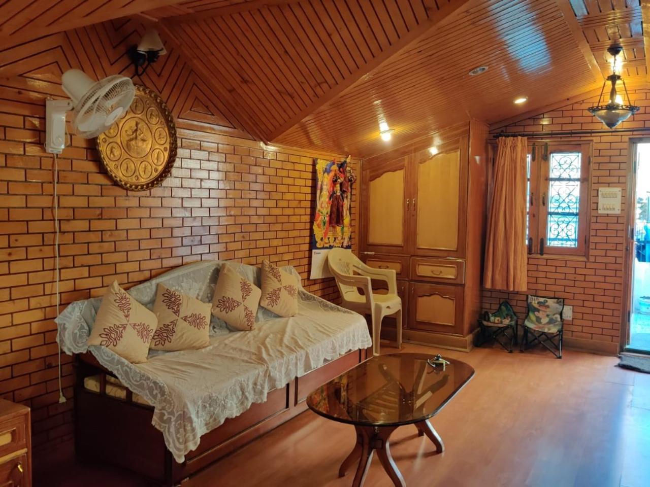 Mehdudia Guest House Шимла Экстерьер фото